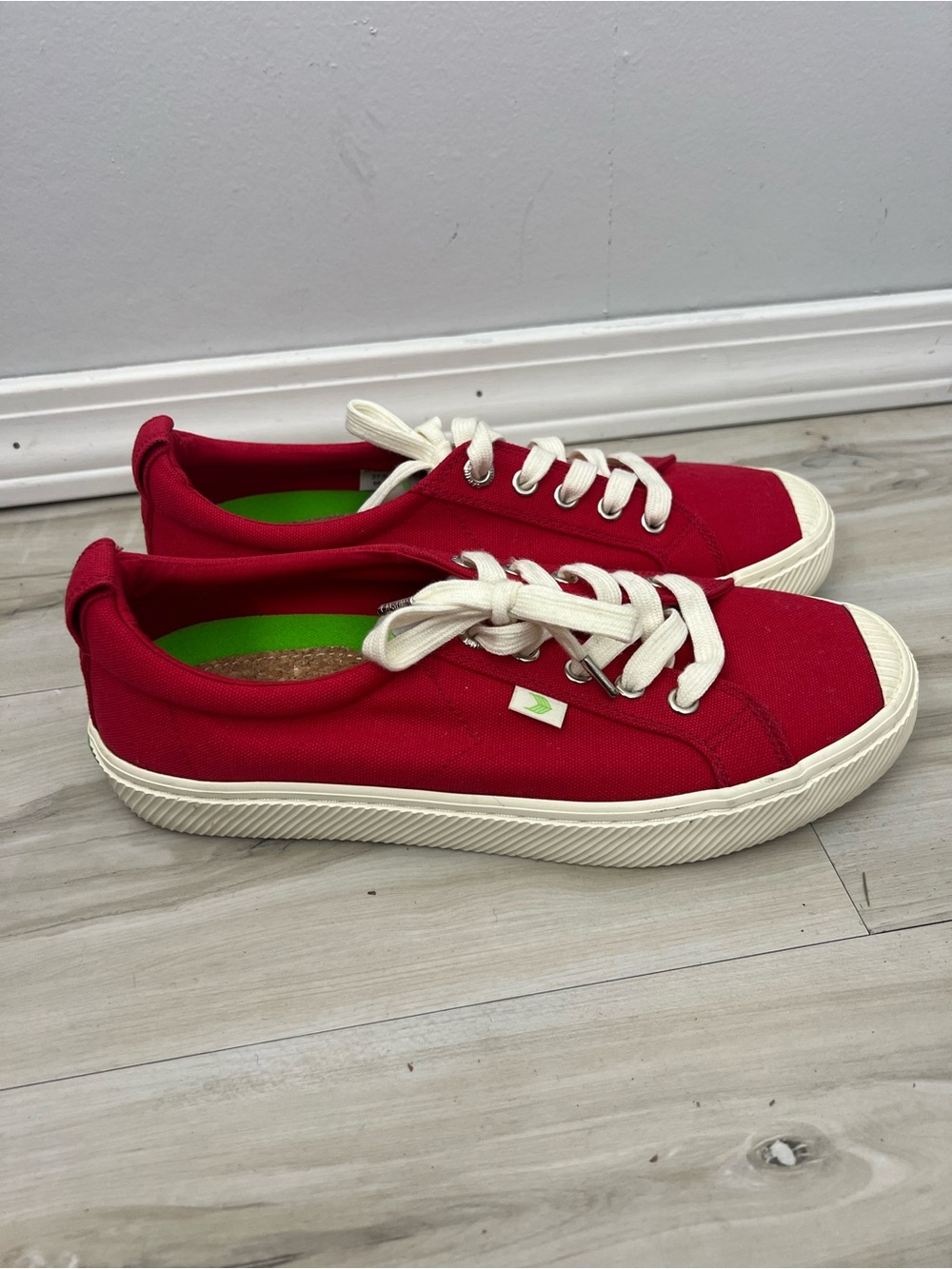 Cariuma OCA Low Red Canvas Running Sneakers